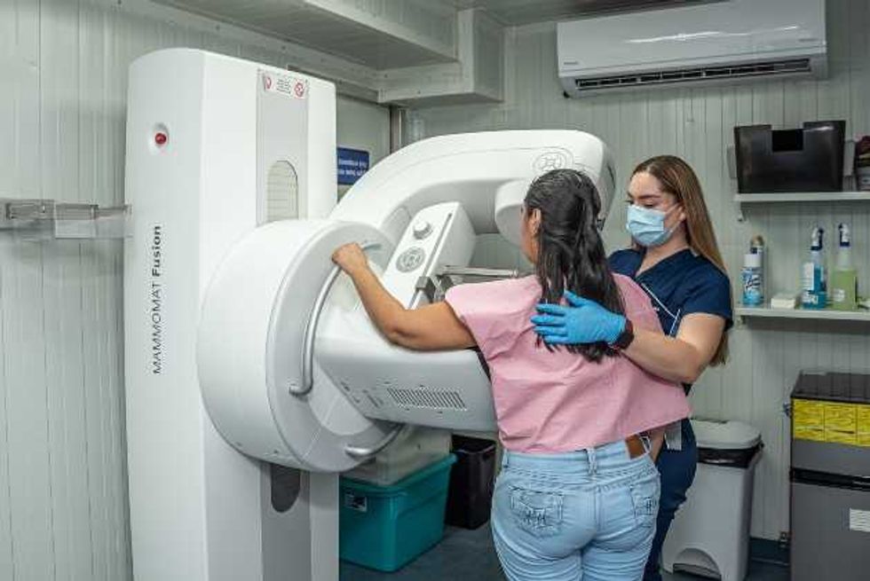 Mujeres de Garabito pueden realizarse mamografías gratuitas