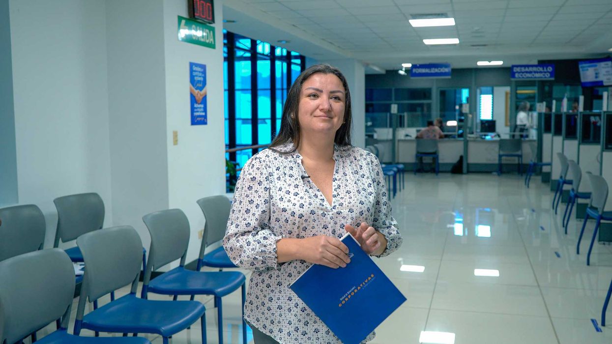Bono Familiar de Vivienda llega a trabajadores del sector educativo gracias a Caja de ANDE