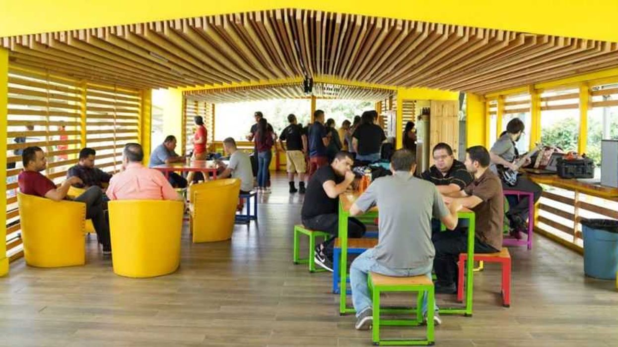 Conéctese al mundo tecnológico con UCENFOTEC
