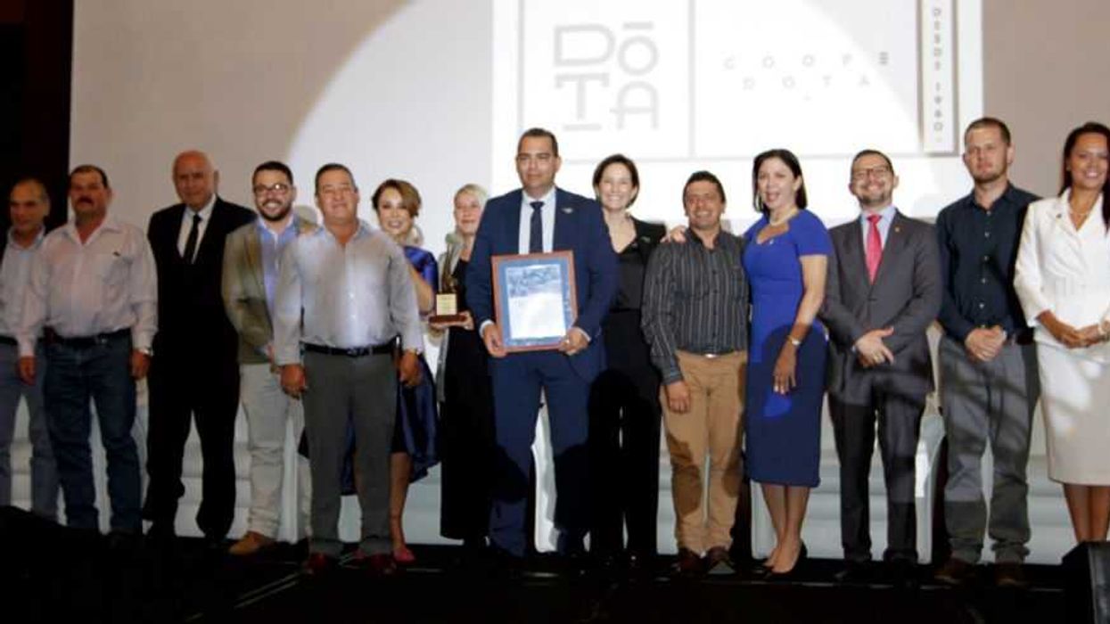 Coopedota alcanza premio Marca País de Cadexco