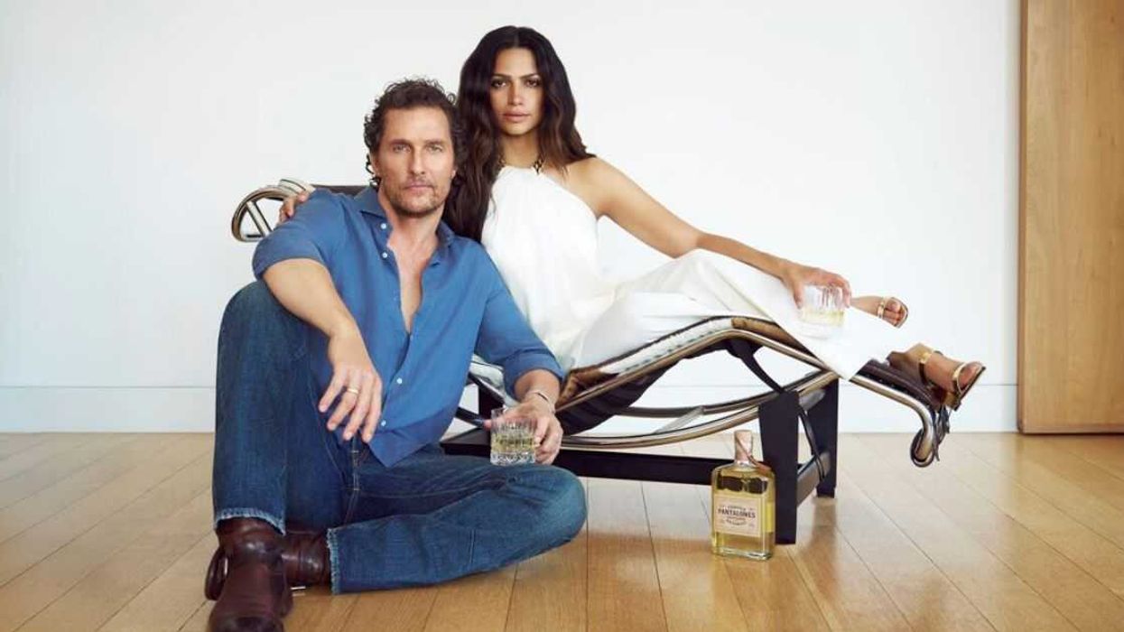 Marca de tequila de Matthew McConaughey llega a Costa Rica en alianza con Nekajui, a Ritz-Carlton Reserve