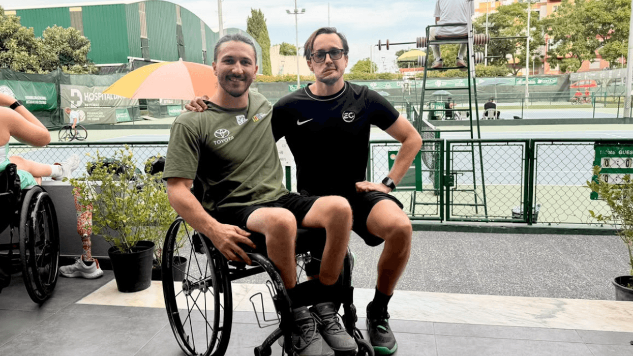José Pablo Gil finaliza tercero en torneo de tenis en silla de ruedas en Portugal