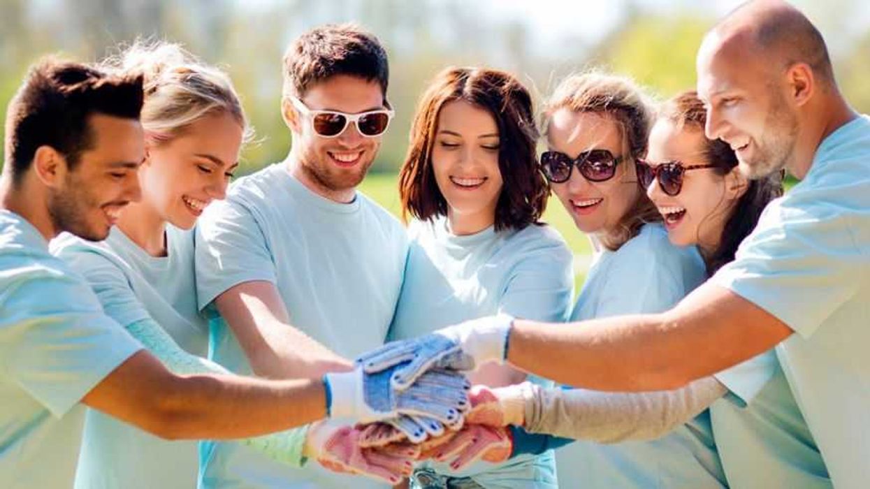 Impulse el voluntariado para beneficiar a su empresa y comunidad