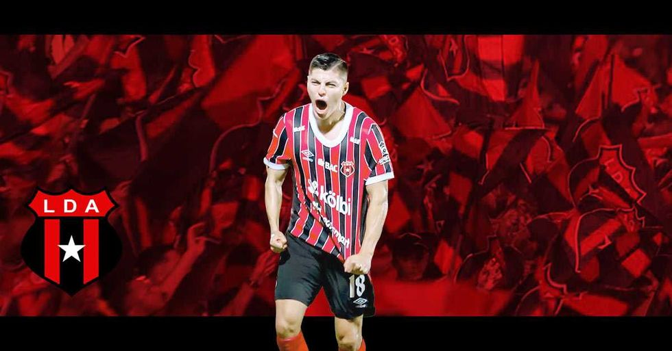 Alajuelense sobrevivió y el Team murió en el intento