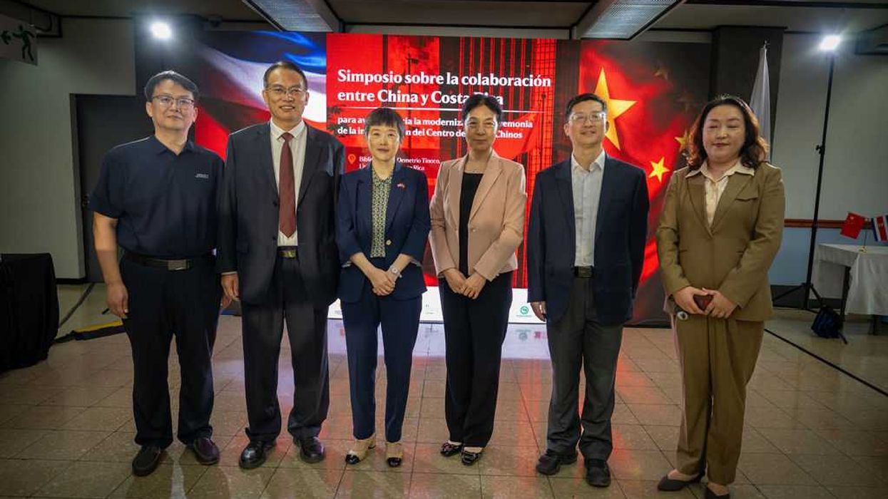 UCR abre Centro de Libros Chinos con 100 títulos donados por China