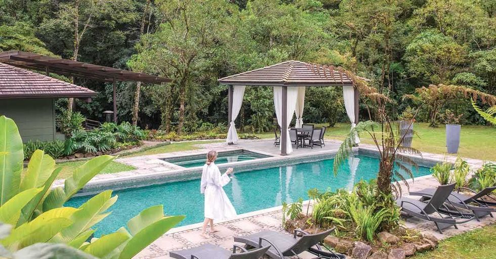 El Silencio Lodge & Spa invita a desconectarse del ruido en medio del bosque nuboso