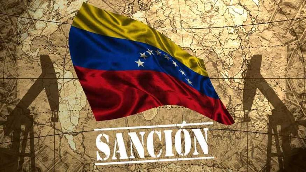 Estados Unidos bloquea fondos de petrolera estatal de Venezuela