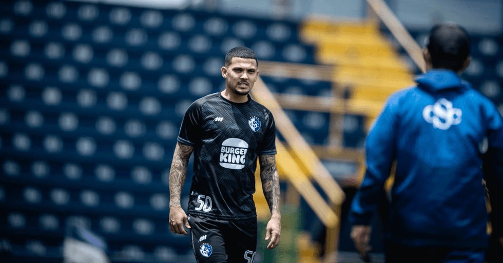¿Quién es el legionario que Cartaginés repatrió desde el fútbol de Albania?