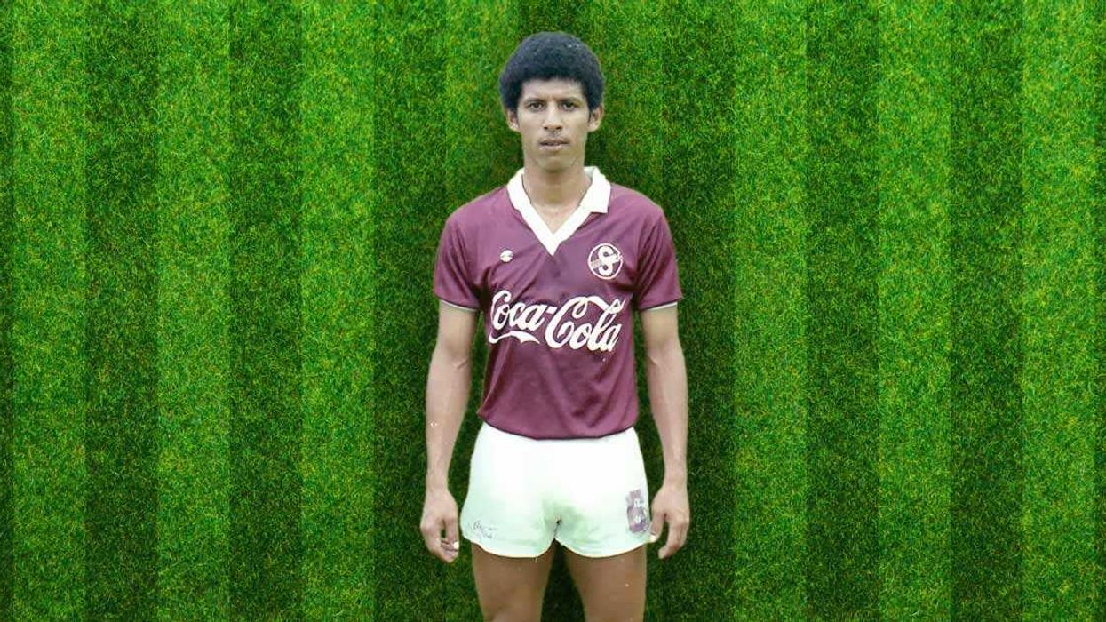 Futbolista insignia y emblema histórico de la ADG