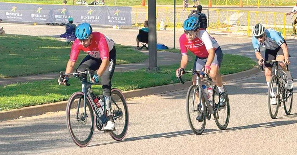 Tico Henry Raabe termina entre los 13 mejores del mundo en el Mundial de Paraciclismo