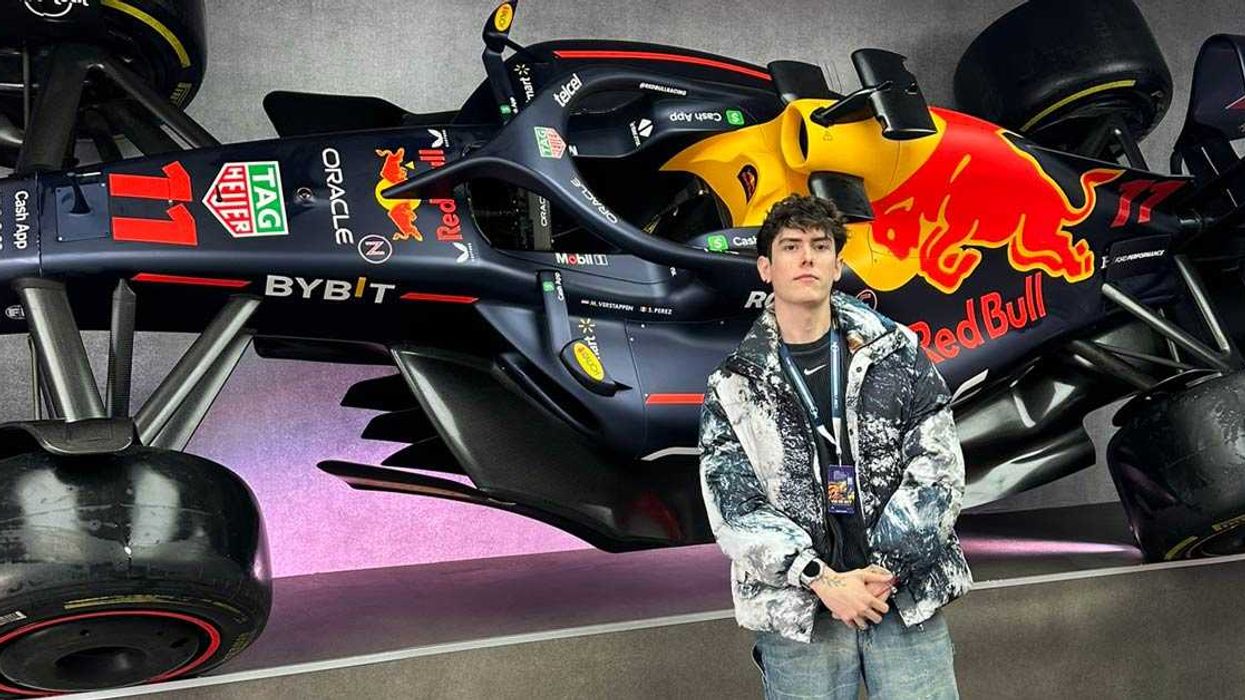 Costarricense se enfrentará en una carrera al piloto de Fórmula 1 Max Verstappen