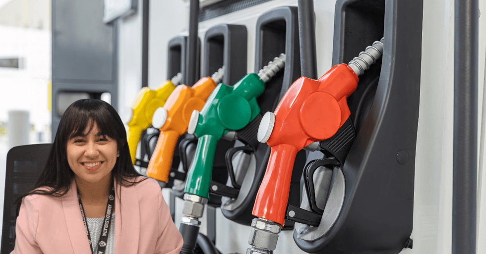 Frente Amplio propone nuevas reglas para reducir y fiscalizar combustible que regalan a diputados