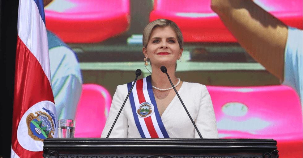 Así pretende dejar Costa Rica Laura Fernández en 2030 al entregar la banda presidencial