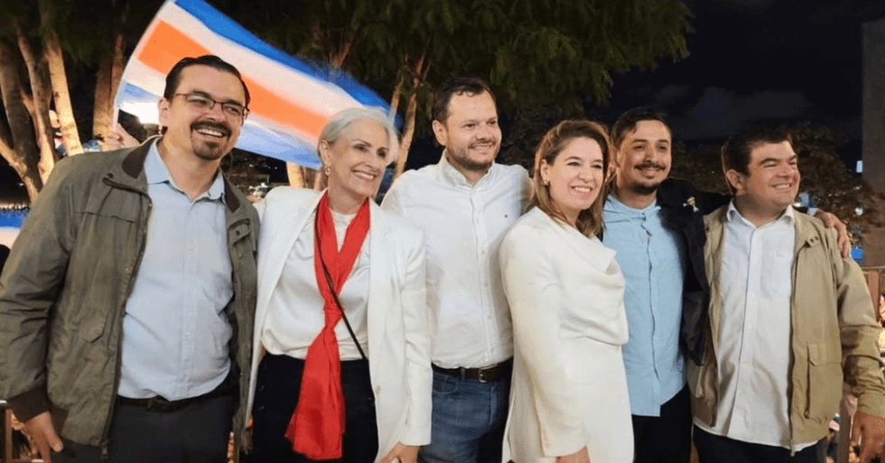Una oposición herida ya habla de alianzas y coaliciones a cuatro años de elecciones presidenciales