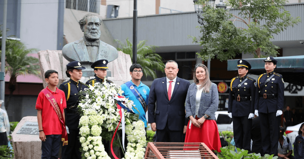 Francisco Gamboa celebró 178 años del nacimiento de la República