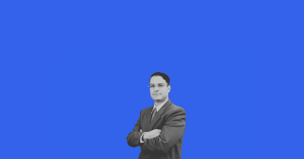 Decadencia del criterio experto y la ideologización mediática
