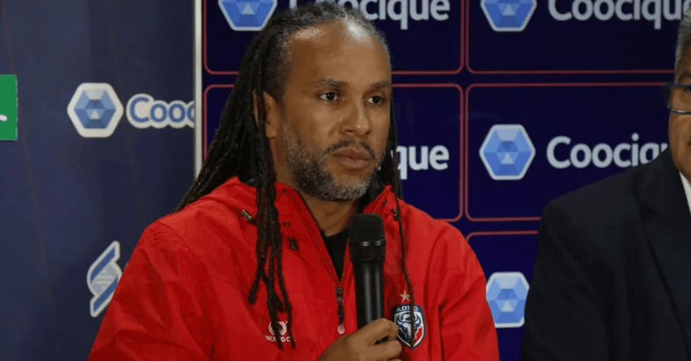 Jonathan McDonald regresa al fútbol semanas después de su retiro