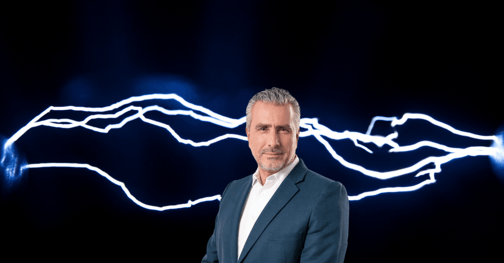 Otto Guevara pide a Laura Fernández convocar referéndum por armonización del mercado eléctrico