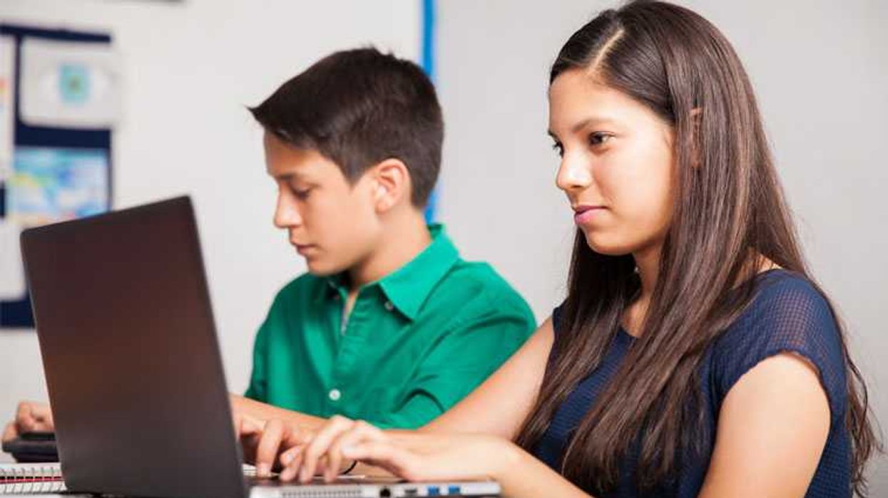 Jóvenes de zonas vulnerables aprenden a programar en 3D