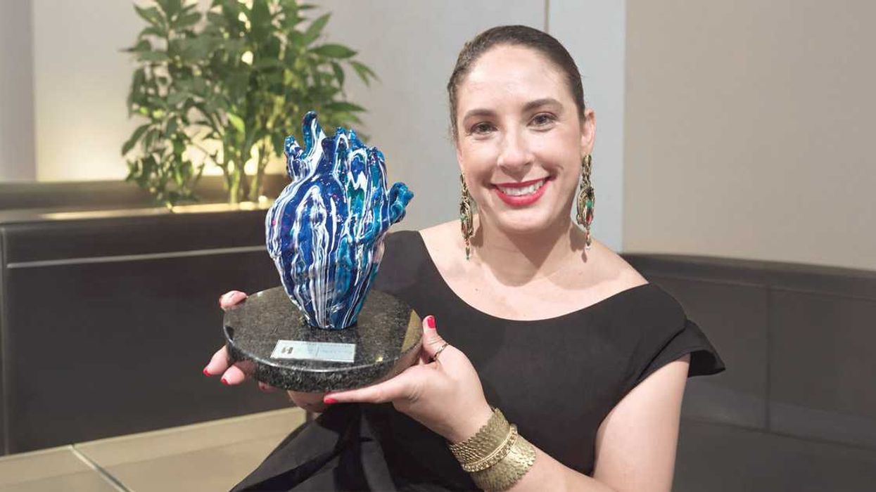 Amalia Ortuño hace historia al recibir un premio de Influencia Hispana