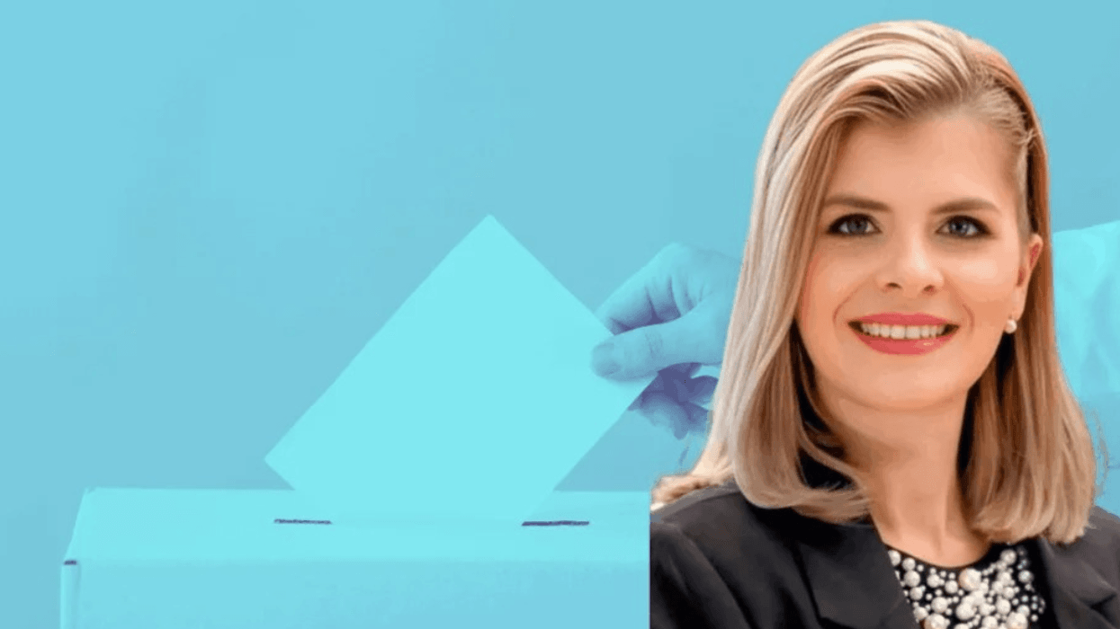 Mujer increpa a Laura Fernández y la acusa de beligerancia política