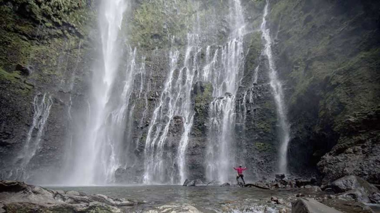 Montañistas ticos descubren cataratas de roca volcánica de 600 mil años de antigüedad