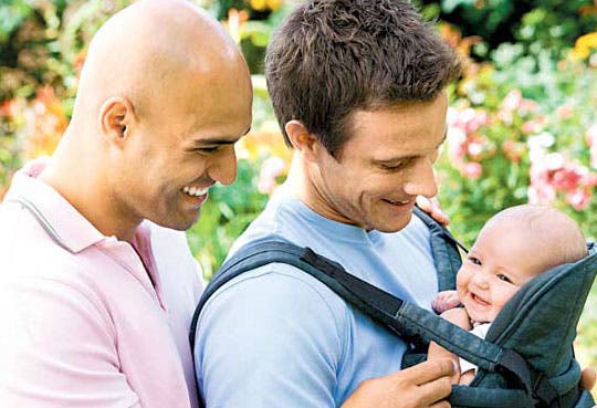 Portugal aprueba adopción limitada para homosexuales Portugal aprueba adopción limitada para homosexuales