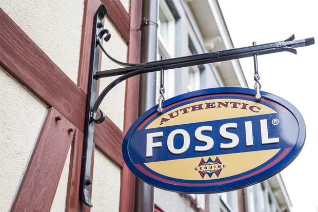 mini vacío Fácil de comprender Marca de relojes Fossil se desploma tras augurar futuro sombrío