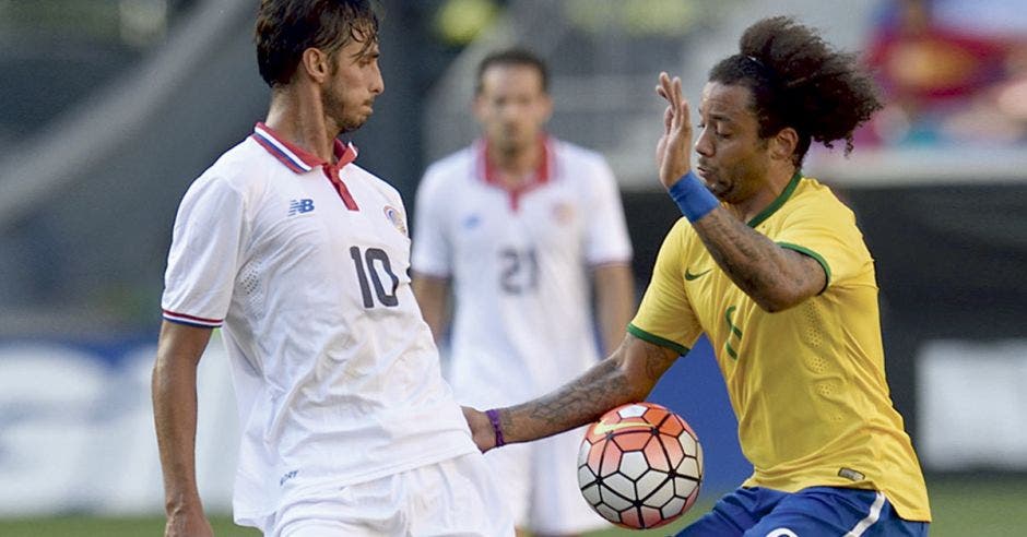 Bryan Ruiz y Marcelo