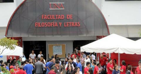 fachada de la facultad de folosofía