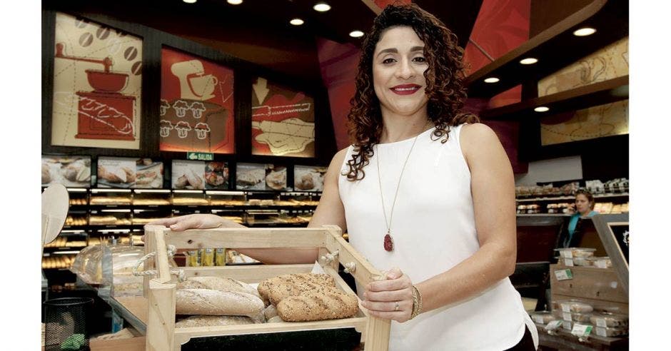 Wendy Solórzano, coordinadora de panadería de Auto Mercado