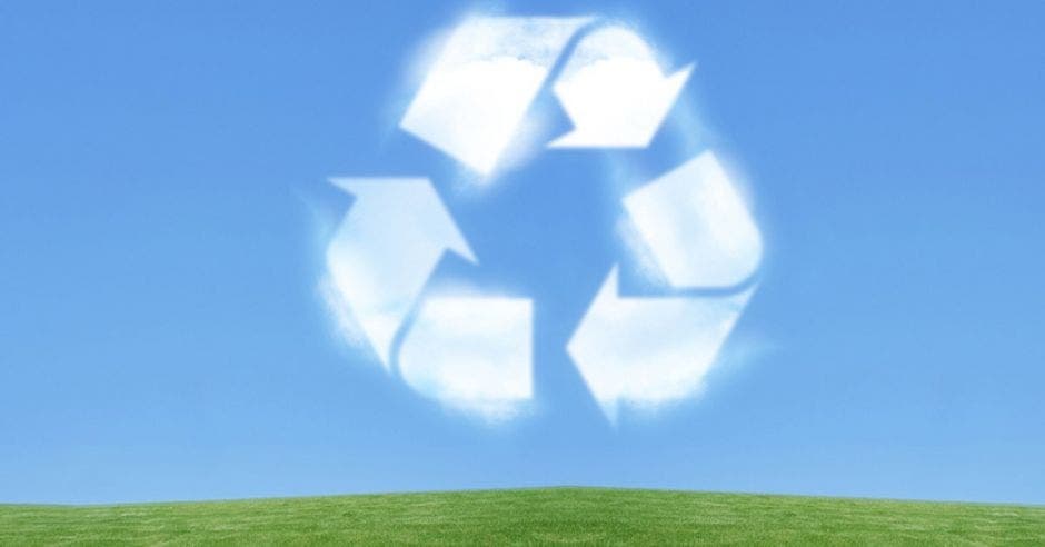 Una imagen de reciclaje en el aire.