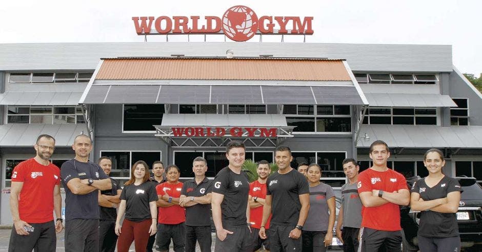 Andy Rodríguez, coordinador fitness de Gold’s Gym y World Gym (centro).