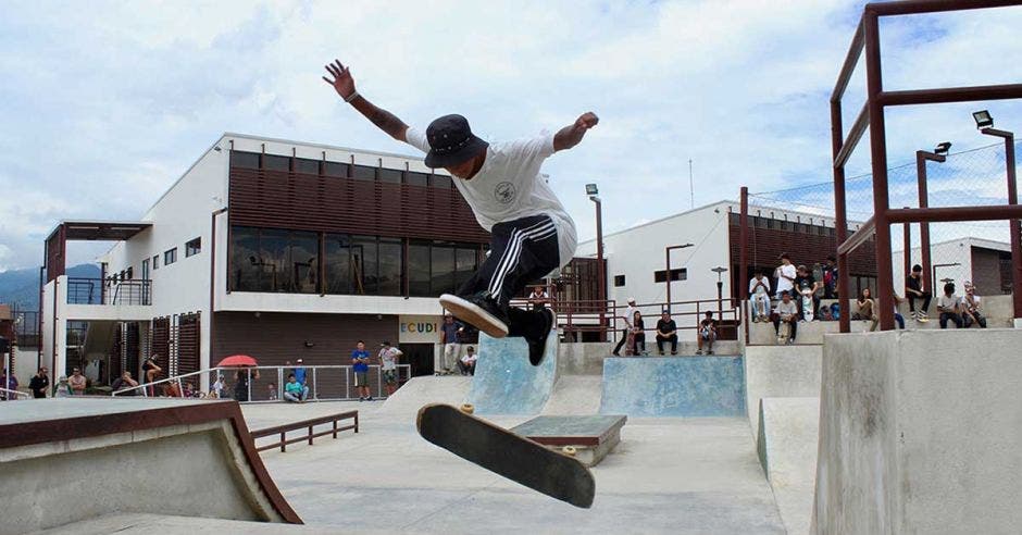 Federación organizará su primer torneo que arrancará el 26 de agosto en la Villa Olímpica de Desamparados. Cortesía Mónica Ureña, Federación Skateboarding Costa Rica