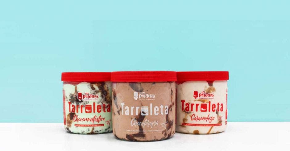 Tres cajas de helado de diferentes sabores