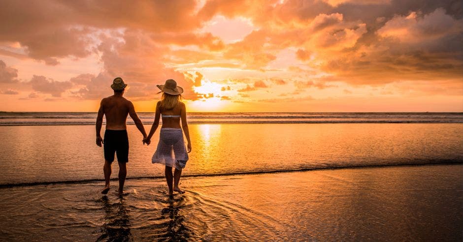 pareja en la playa