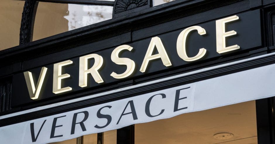 Logo de una tienda de versace