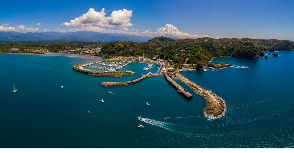 panoramica del muelle de Quepos