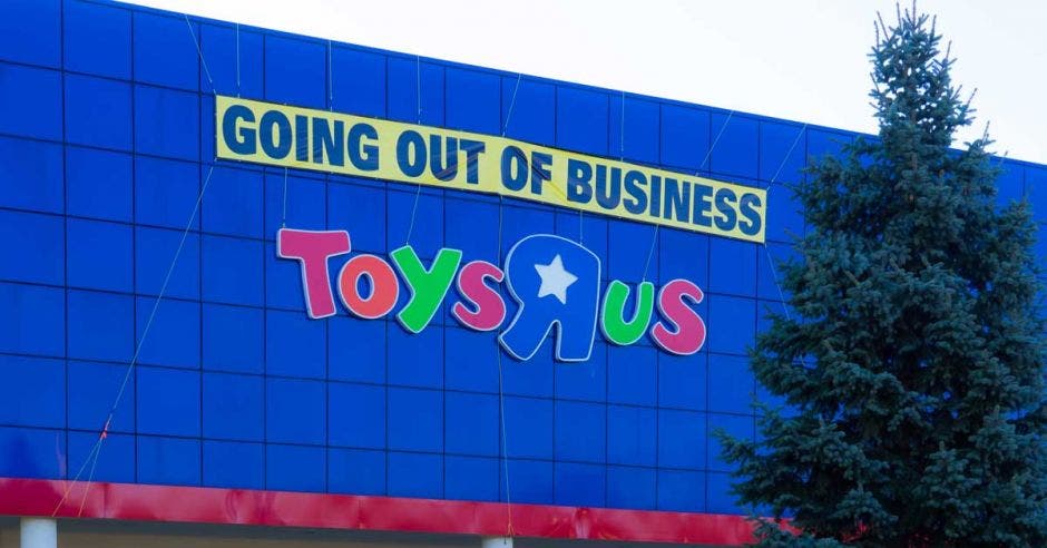 Tienda de Toy R Us en liquidación