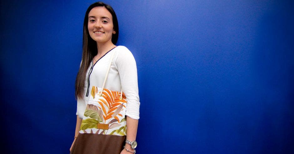 Ingrid Salas, estudiante de la carrera Dirección de Empresas de la UCR