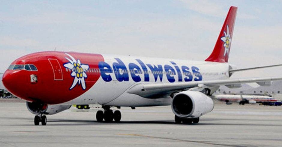 avión de Edelweiss