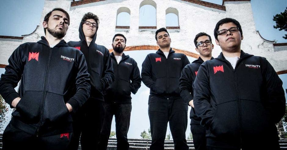 Los miembros de Infinity eSports