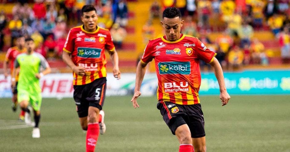 Pretendemos ser más atrevidos y menos calculadores y por eso señalamos al Herediano como el gran favorito a ganar la segunda fase del Apertura. Facebook Herediano/La República