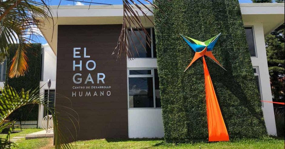 Fachada del Centro de Desarrollo Humano "El Hogar"