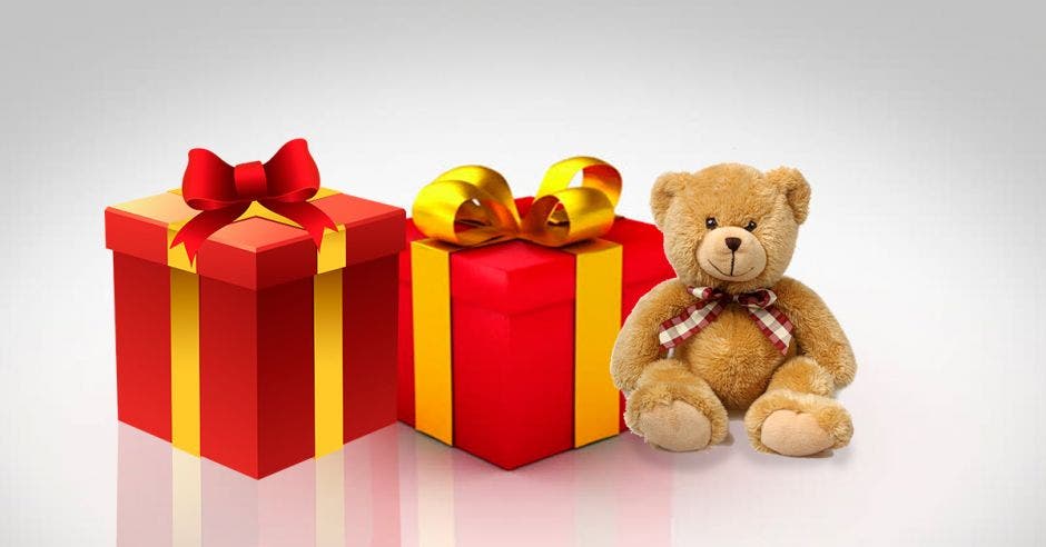 cajas de regalos y oso de peluche