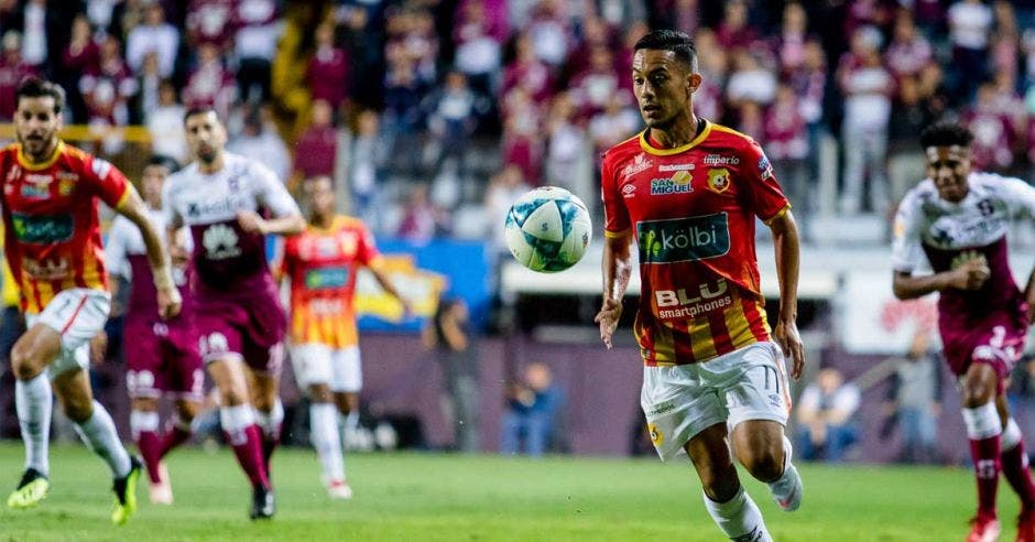 Marín lució imparable en el triunfo del Team. Facebook Herediano/La República