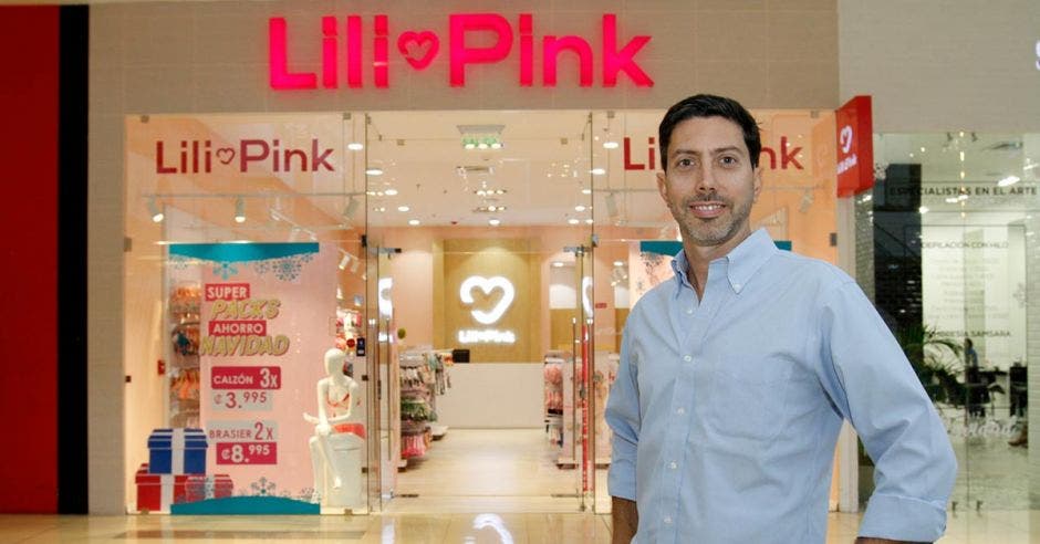 “Comenzamos la operación en el país solo con ropa íntima; pero en un proceso paulatino ha ido ampliando su portafolio de productos para satisfacer diferentes necesidades de las mujeres”, aseguró Michel Goldsztajn, director de Lili Pink Costa Rica. Esteban Monge/La República