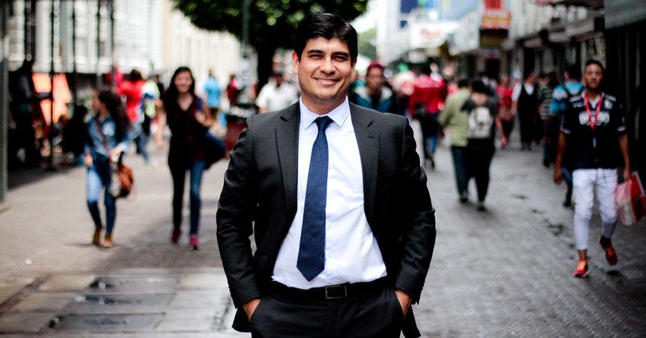 Carlos Alvarado