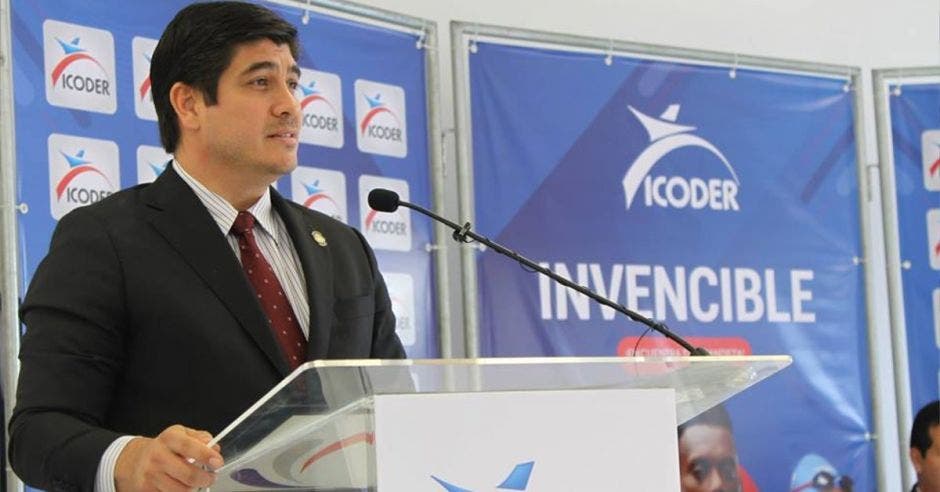 El presidente de la República, Carlos Alvarado, aseguró estar comprometido con el deporte nacional. Cortesía Icoder/La República