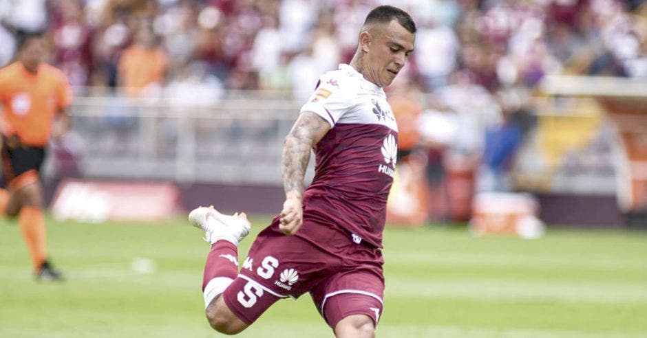 Randall Leal es uno de los jóvenes candidatos a salir nuevamente del país a una liga más competitiva. Saprissa/La República